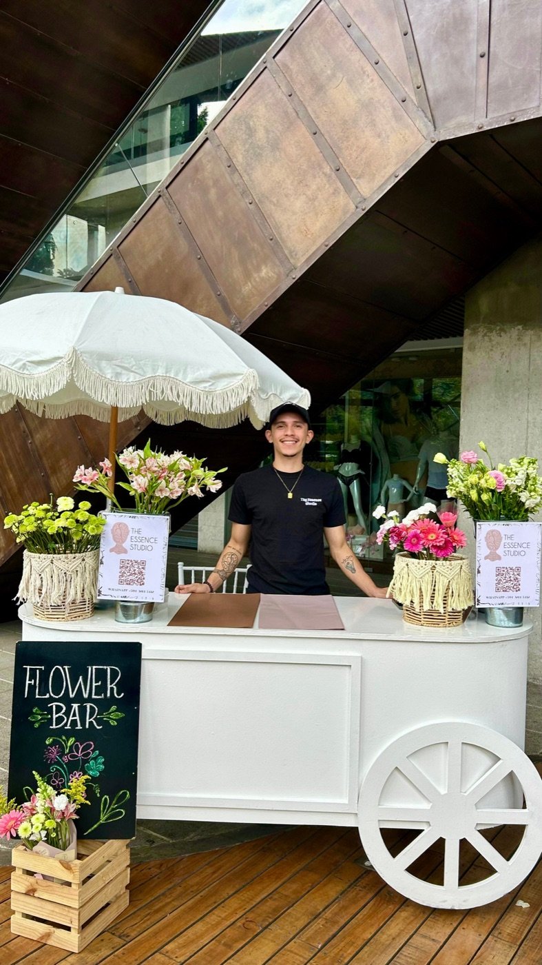 Flower Bar de The Essence Studio